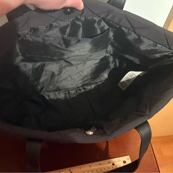 Chico's Black Quilted Fabric Tote-bag Condition NWOT Everyday Bag - Picture 5 of 6